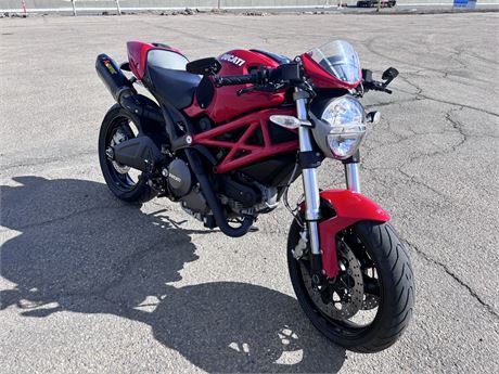 Lot 64 - 2012 Ducati Monster M696 ABS