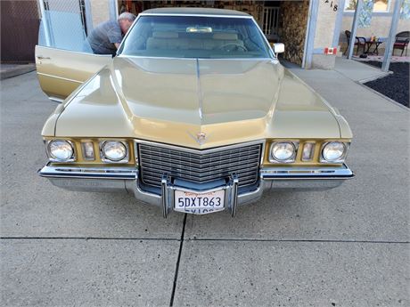 1972 Cadillac DeVille Gold